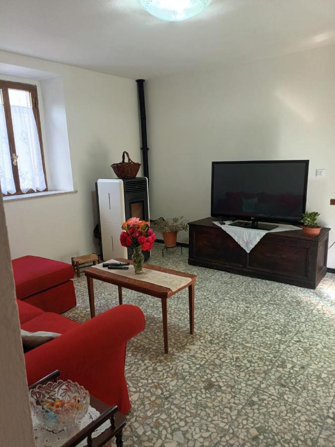 Villa Casolare Trombacco à Fabbriche di Vergemoli Extérieur photo